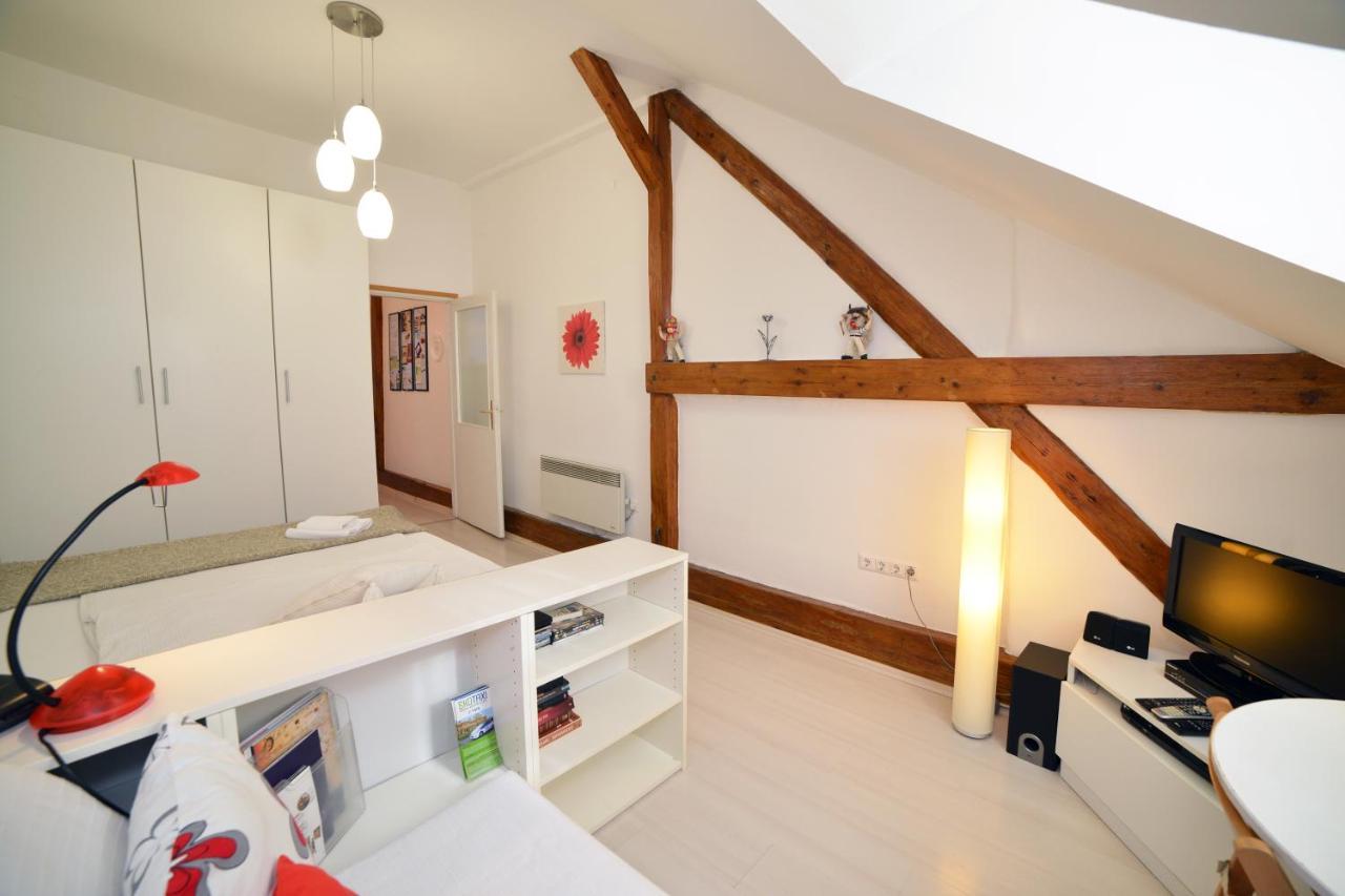 זאגרב Studio Apartment White מראה חיצוני תמונה