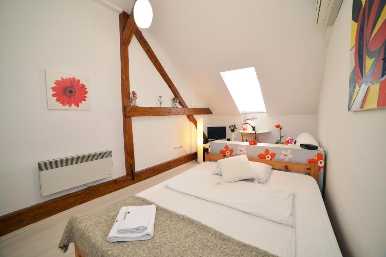 זאגרב Studio Apartment White מראה חיצוני תמונה